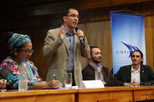  El ministro Arreaza resaltó la voluntud del presidente Chávez para impulsar la soberanía tecnológica a través del Software Libre