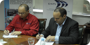 Yván Suárez, superintendente Nacional de Auditoría Interna y José Sosa, presidente del CNTI