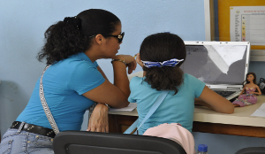 Los niños participaron en las pruebas de entornos de escritorio para Canaima GNU/Linux