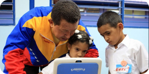 Jefe de Estado entregó computadoras Canaima a niños de escuela “Bicentenario Republicano”