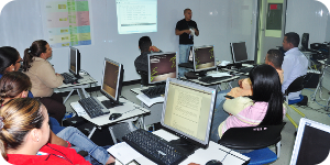 El curso se dictó en los Laboratorios de Informática del MPF, en Parque Central